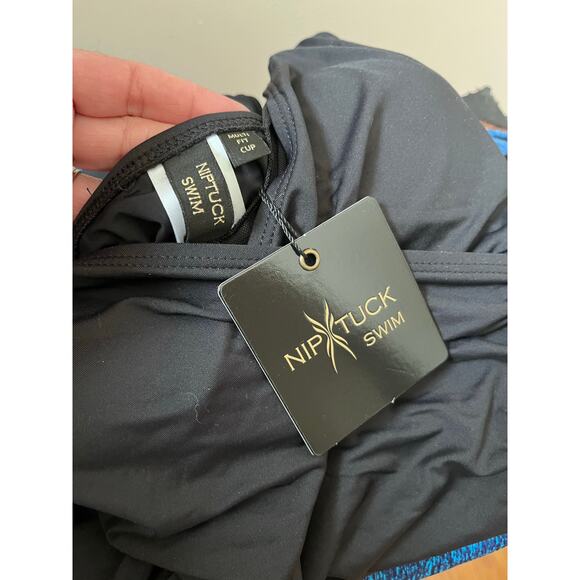 NWT Nip Tuck Swimwear Must Haves Black Ruched One Piece Swimsuit Size 4 - Picture 11 of 14